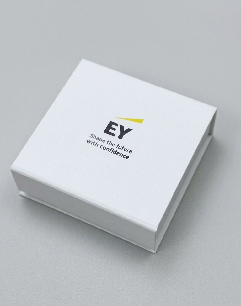 EY · фирменная коробка